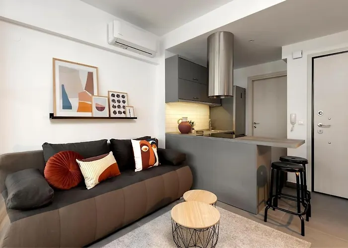 Innovative Designer In Ladadika Daire