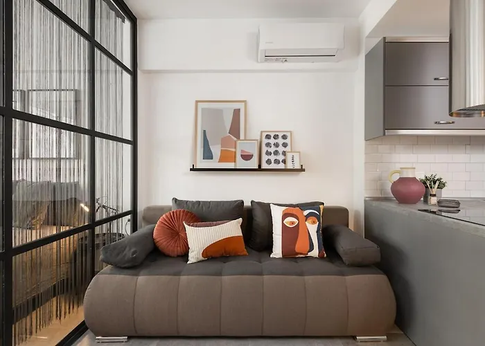 Innovative Designer In Ladadika * Selanik