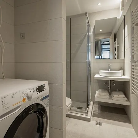 Innovative Designer In Ladadika Thessaloniki