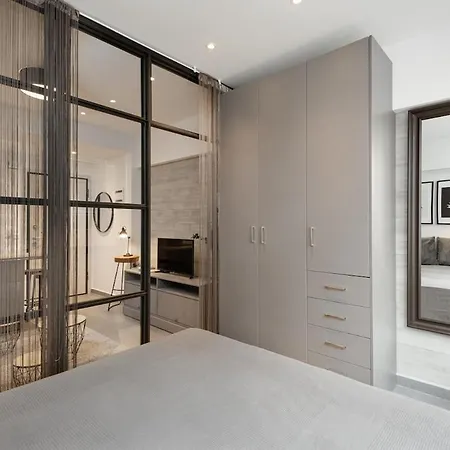 Innovative Designer In Ladadika Thessaloniki