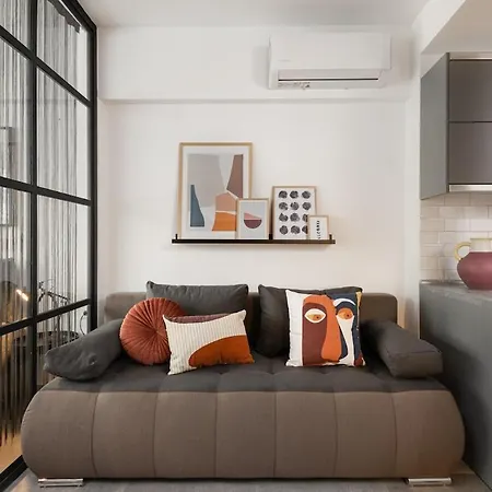 Innovative Designer In Ladadika * Thessaloniki