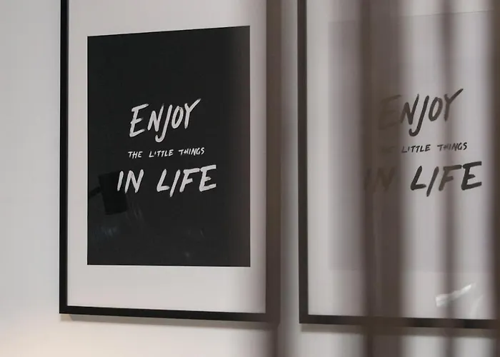 Innovative Designer In Ladadika *