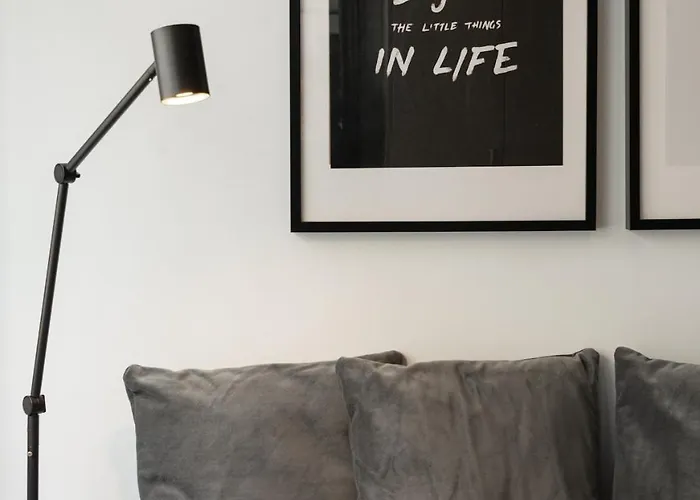 Innovative Designer In Ladadika * Tesalónica